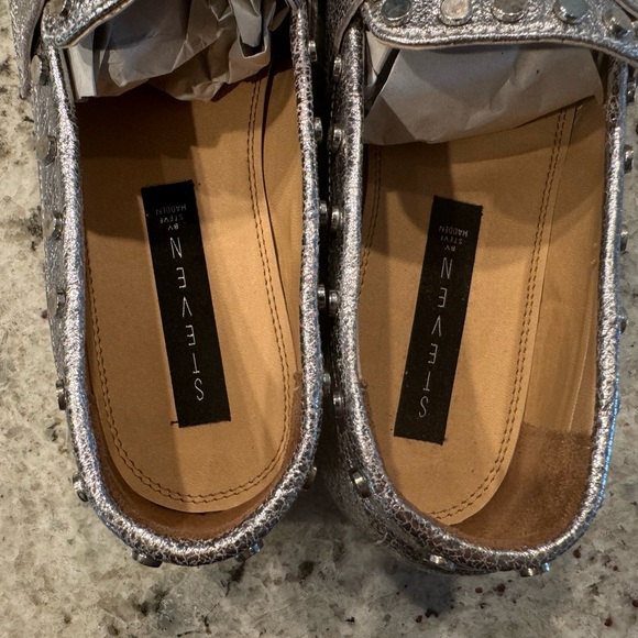 Steven silver loafers by Steve Madden - Picture 3 of 9
